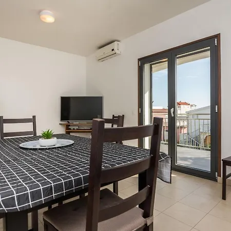 App Silverstar 1 By Interhome Apartman *